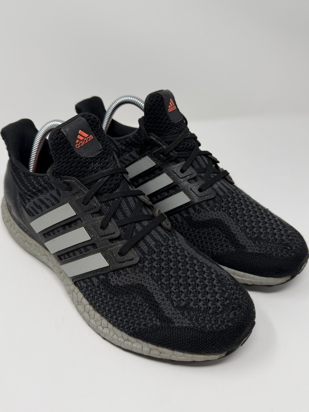 Men’s adidas ultra boost Black and grey Sneaker with Red Insole Sz. 8.5